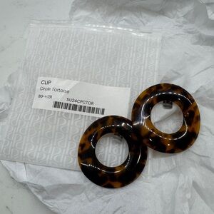 Pashion Footwear tortoise circle shoe clips, brand new with tags